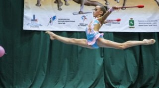 Томские гимнастки стали первыми на Всероссийских соревнованиях по художественной гимнастике памяти Героя Советского Союза Марии Октябрьской
