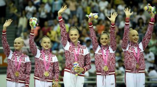 Россиянки завоевали золото II юношеских Олимпийских игр в групповых упражнениях.