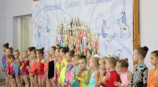 Фото и видео с открытого турнира по художественной гимнастике "Снежинки" г. Обь